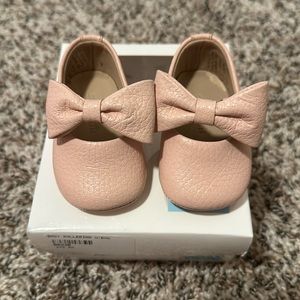 🛑SOLD🛑Infant Elephantito shoes